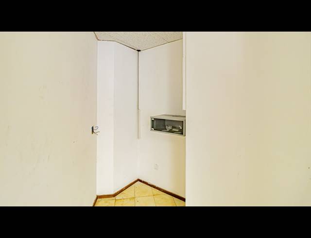 198M² OFFICE TO LET IN FERNDALE